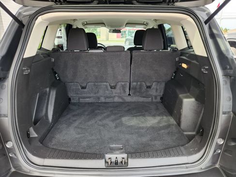Used 2018 Ford Escape SE w/ SE Sync 3 Package AWD/4WD image 14
