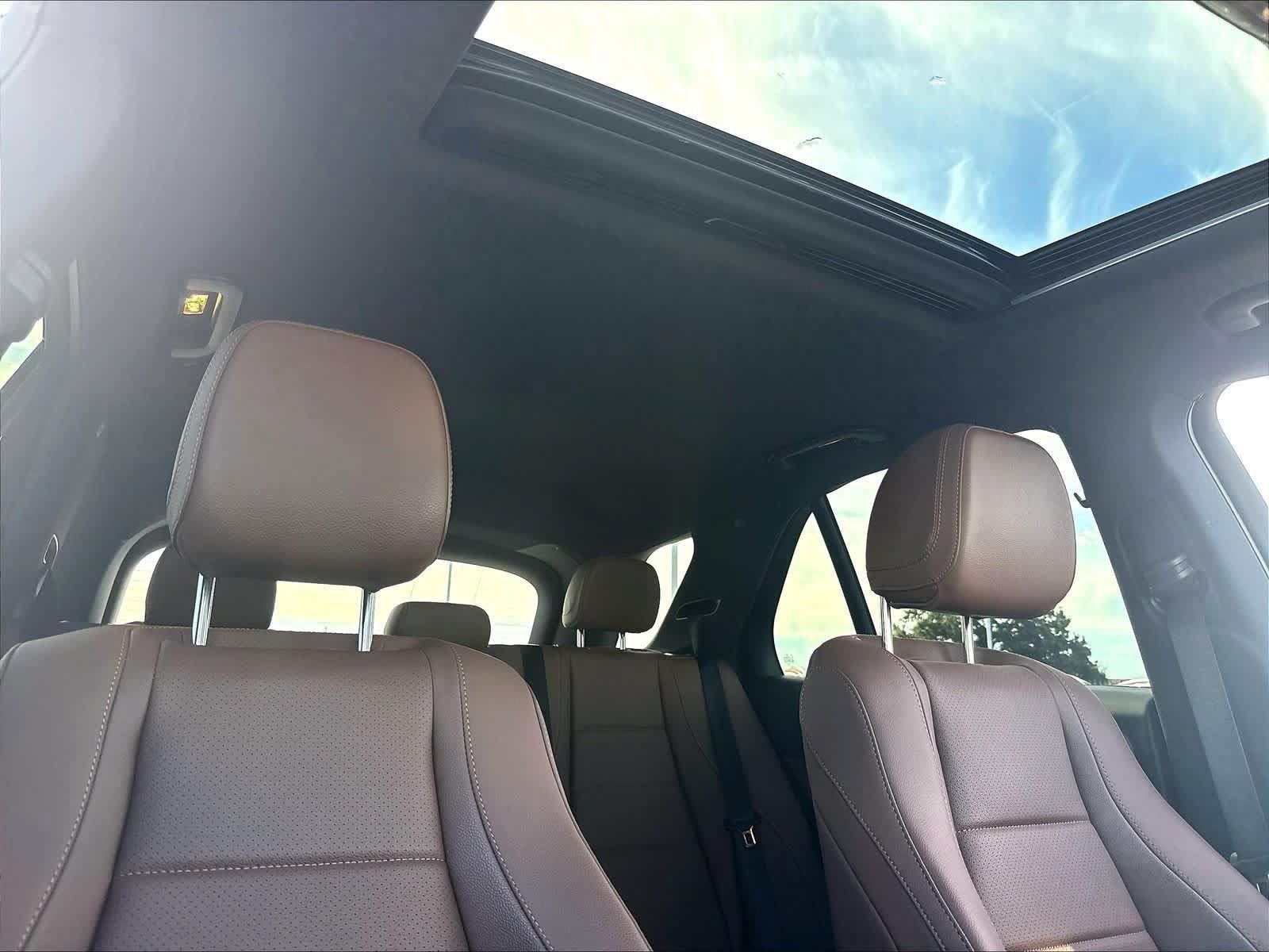 Used 2024 Mercedes-Benz GLE 450 4MATIC w/ Driver Assistance Package image 29