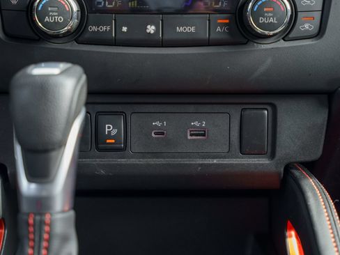 Used 2025 Nissan Frontier Pro-X RWD image 36