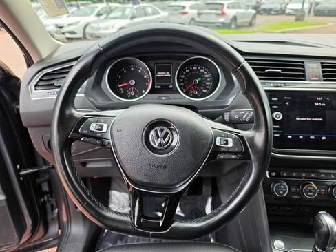 Used 2019 Volkswagen Tiguan SE w/ Panoramic Sunroof Package AWD/4WD image 14