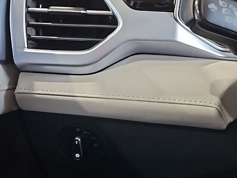 New 2026 Volkswagen Taos SE AWD/4WD image 35