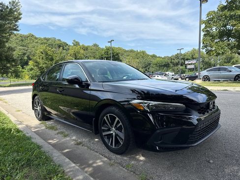 Used 2023 Honda Civic LX image 3