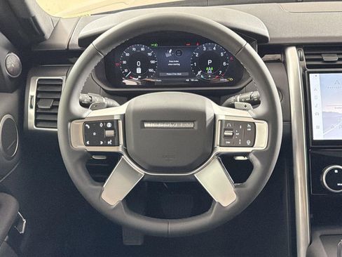 New 2026 Land Rover Discovery S image 10