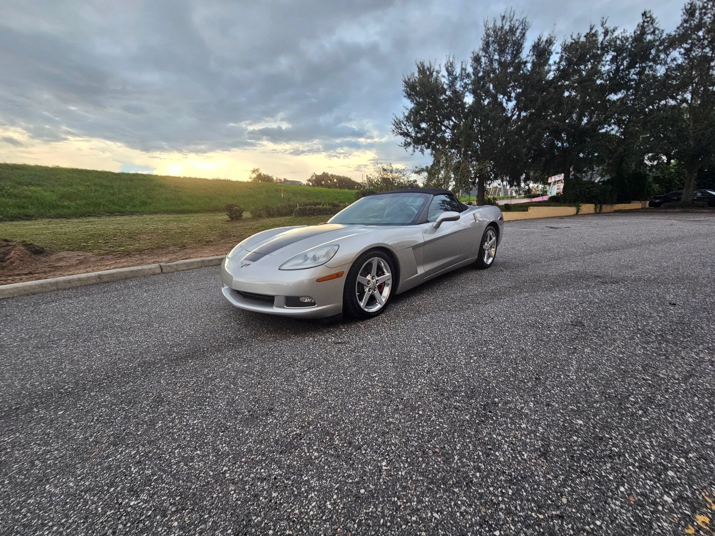 Used 2005 Chevrolet Corvette Convertible w/ Preferred Equipment Group RWD image 1