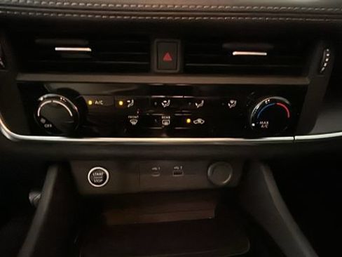 Used 2021 Nissan Rogue S AWD/4WD image 22