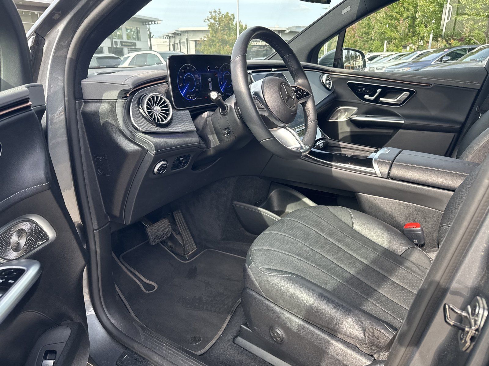 Used 2023 Mercedes-Benz EQE 350+ SUV image 16