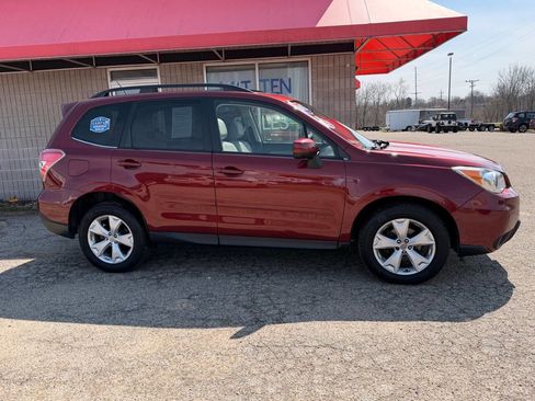Used 2015 Subaru Forester 2.5i Limited image 3