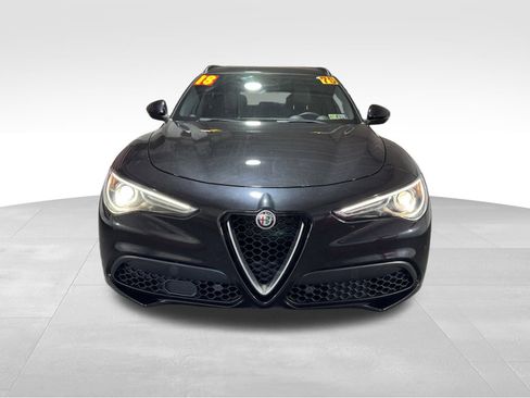 Used 2018 Alfa Romeo Stelvio Ti Sport image 2