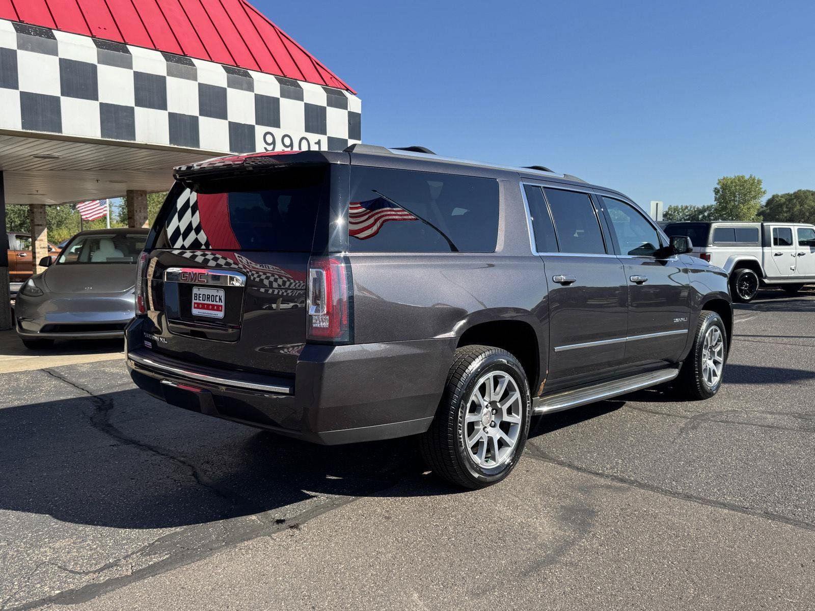 Used 2015 GMC Yukon XL Denali w/ Open Road Package AWD/4WD image 7
