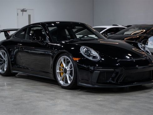 Used 2018 Porsche 911 GT3 RWD image 16