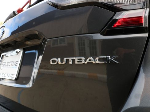 Used 2020 Subaru Outback Limited w/ Popular Package #2 image 11