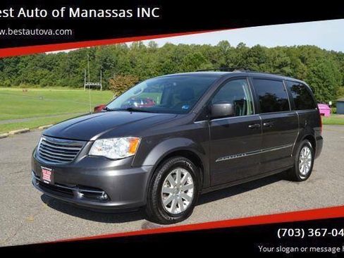 Used 2015 Chrysler Town & Country Touring FWD image 1