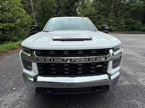 Used 2023 Chevrolet Silverado 2500 LT AWD/4WD image 3