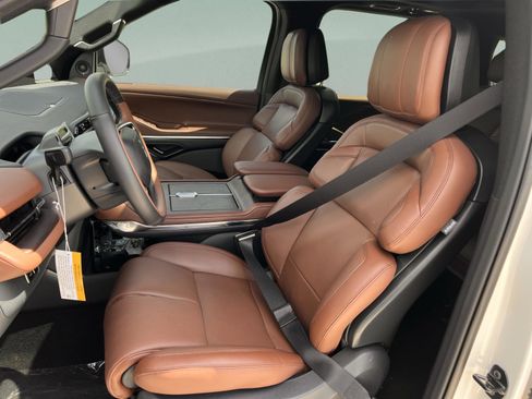 Used 2026 Lincoln Navigator Reserve image 22