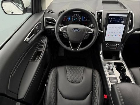Certified 2024 Ford Edge Titanium AWD/4WD image 12