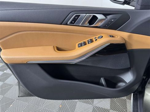 Used 2023 BMW X5 xDrive40i image 17