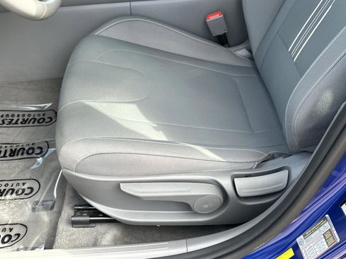 Used 2023 Hyundai Elantra SEL w/ Convenience Package image 21