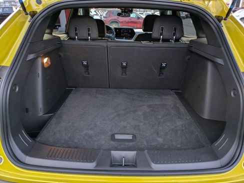 Used 2025 Chevrolet Trax RS image 14