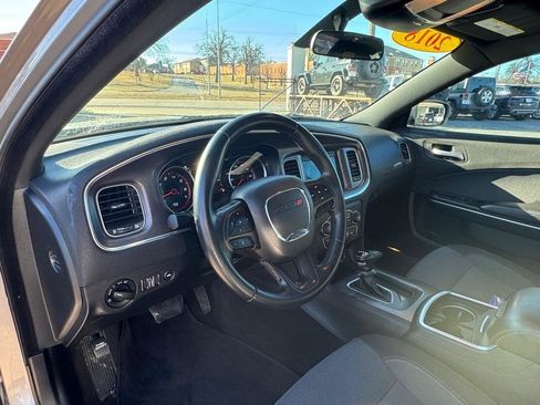 Used 2018 Dodge Charger SXT RWD image 8
