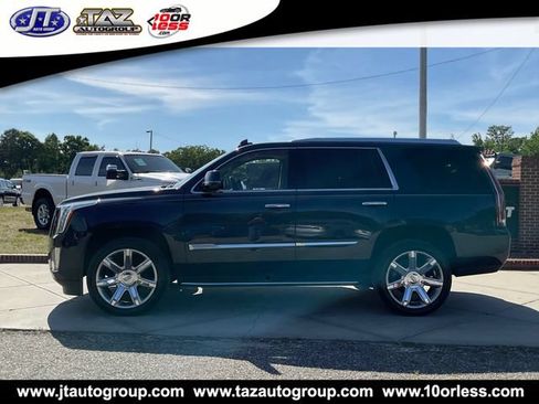 Used 2019 Cadillac Escalade Luxury RWD image 4