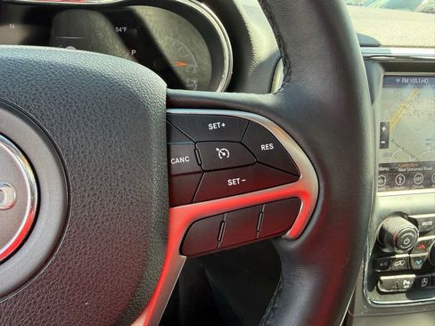 Used 2018 Jeep Grand Cherokee Altitude AWD/4WD image 21