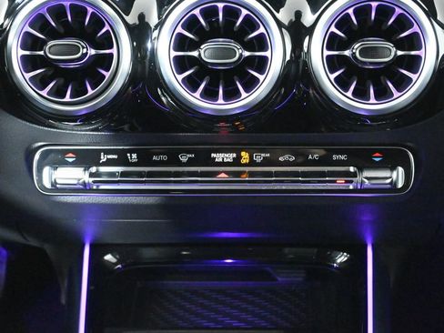 Certified 2025 Mercedes-Benz GLA 250 4MATIC image 22