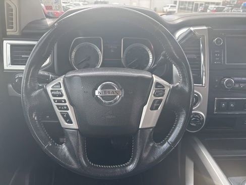Used 2019 Nissan Titan PRO-4X image 22