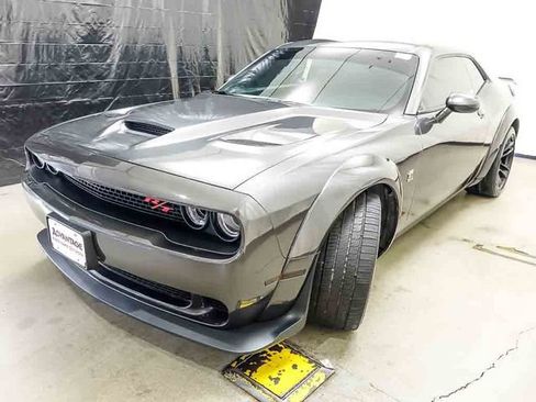 Used 2022 Dodge Challenger R/T Scat Pack RWD image 4
