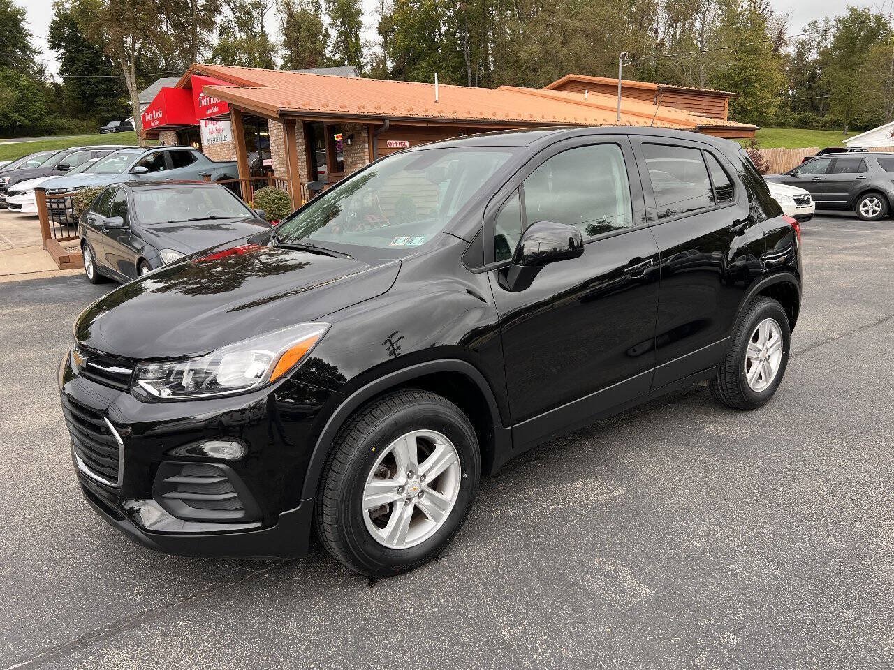 Used 2021 Chevrolet Trax LS w/ Tint and Cruise Package AWD/4WD image 1
