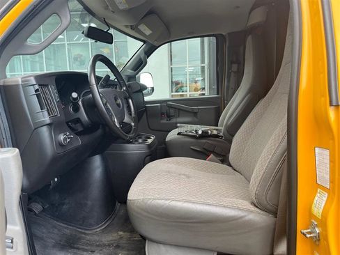 Used 2019 Chevrolet Express 3500 w/ Driver Convenience Package image 12