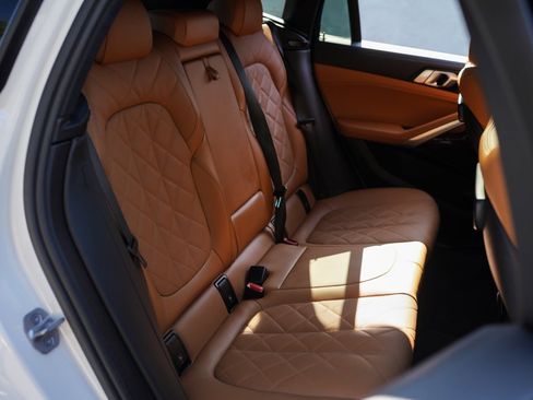 Used 2023 BMW X6 xDrive40i image 24