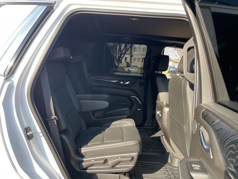 Used 2022 GMC Yukon Denali w/ Denali Premium Package RWD image 17