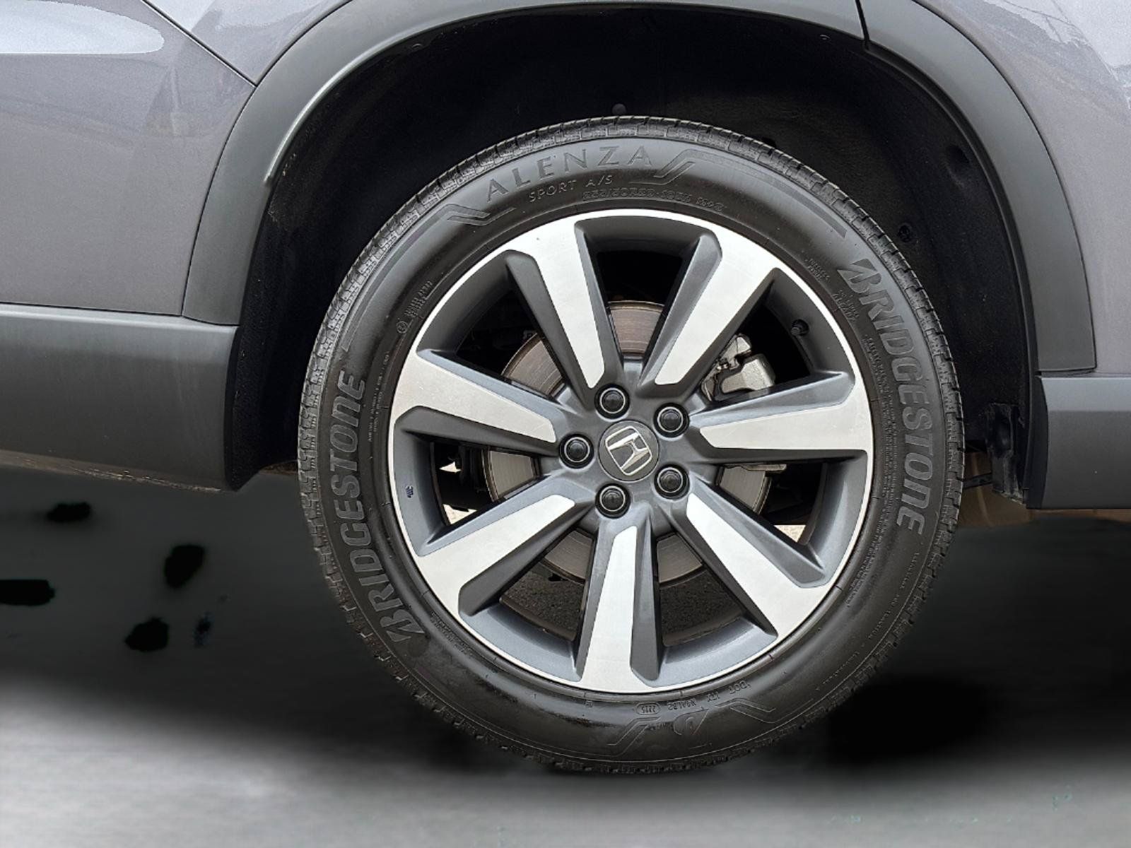 Certified 2025 Honda Pilot Touring image 11