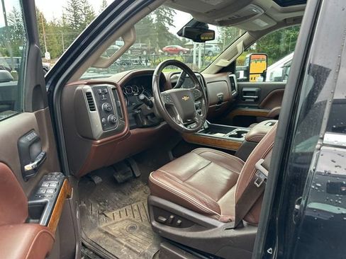 Used 2018 Chevrolet Silverado 2500 High Country w/ Duramax Plus Package image 5