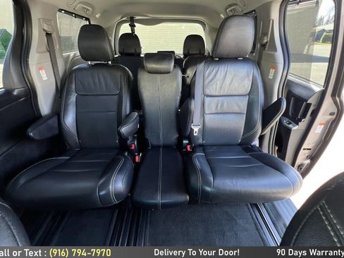 Used 2017 Toyota Sienna SE w/ SE Preferred Package image 22