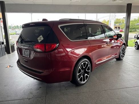 Used 2019 Chrysler Pacifica Touring-L Plus w/ Advanced Safetytec Group FWD image 6