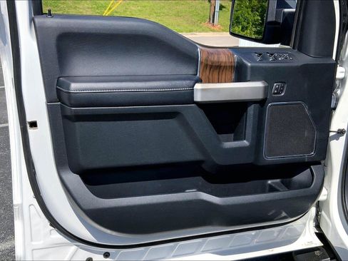 Used 2020 Ford F150 Lariat w/ Equipment Group 502A Luxury AWD/4WD image 22