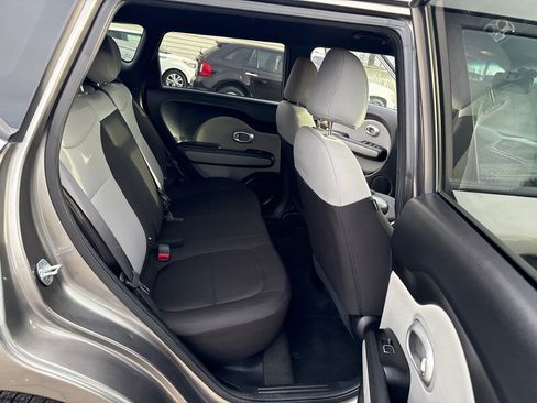 Used 2018 Kia Soul image 12