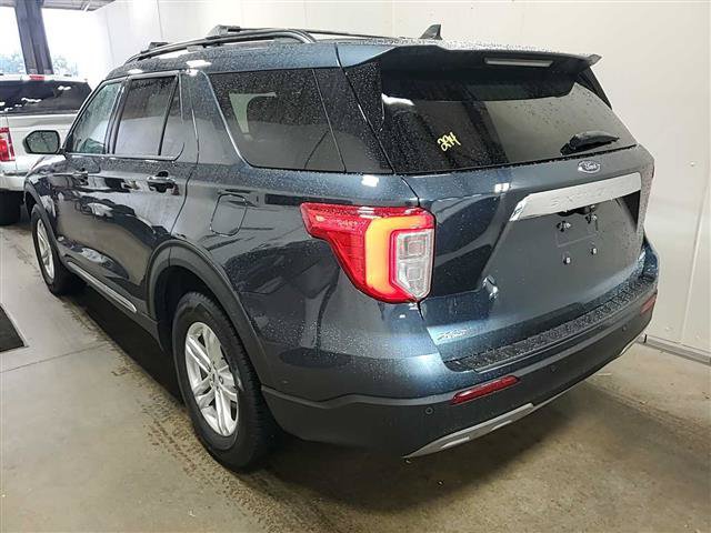 Used 2024 Ford Explorer XLT w/ Equipment Group 202A AWD/4WD image 10