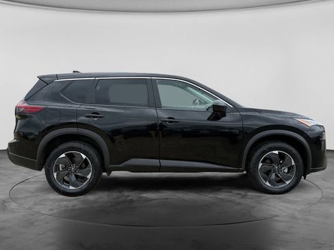 Used 2025 Nissan Rogue SV AWD/4WD image 10
