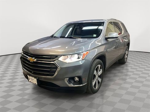 Used 2021 Chevrolet Traverse LT w/ LT Premium Package image 7