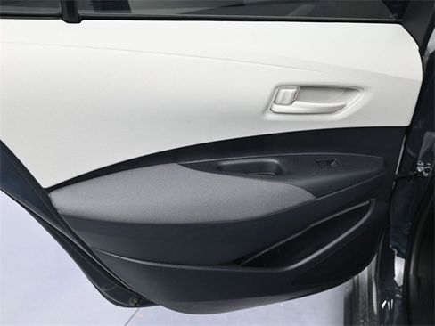 Used 2025 Toyota Corolla LE image 21