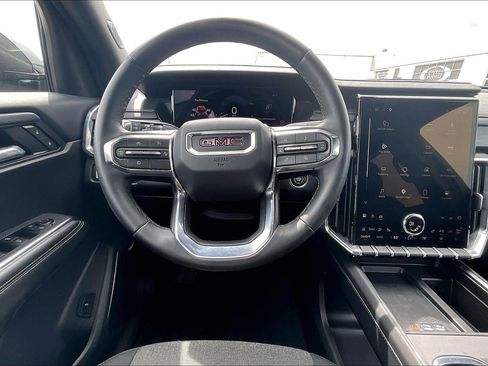 Used 2025 GMC Acadia Elevation AWD/4WD image 5
