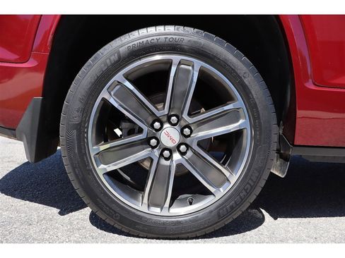 Used 2018 GMC Acadia Denali w/ LPO, Protection Package AWD/4WD image 9