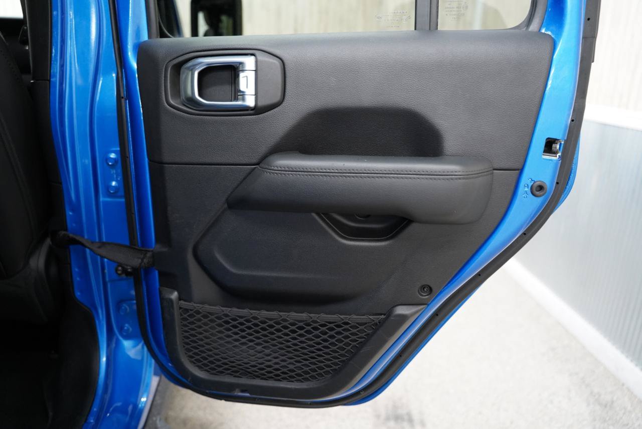 Used 2021 Jeep Wrangler Unlimited Sahara AWD/4WD image 36