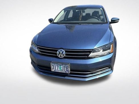 Used 2017 Volkswagen Jetta SE FWD image 5