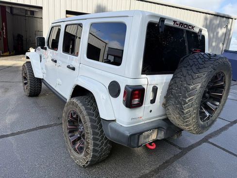 Used 2018 Jeep Wrangler Unlimited Sport S AWD/4WD image 2