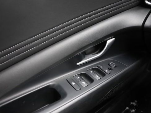 Used 2023 Hyundai Elantra Limited w/ Cargo Package image 22