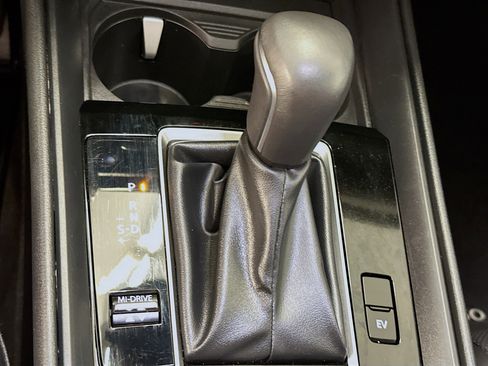 Used 2025 MAZDA CX-50 AWD 2.5 Hybrid w/ Premium Pkg image 25