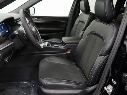 New 2026 Jeep Grand Cherokee Altitude AWD/4WD image 15